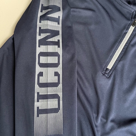 UConn hoodie - Picture 3 of 5
